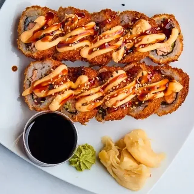 Crispy Laks Maki fra Saigon Sushi Mjøndalen